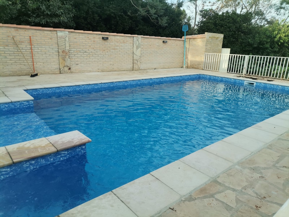 Konstantin SA, San Bernardino, Paraguay, Poolbauer, Poolkonstruktion, Salzwasser Pool, Folien, Reinigungsmittel, Piscina Paraguay Shop, Folie, Beton