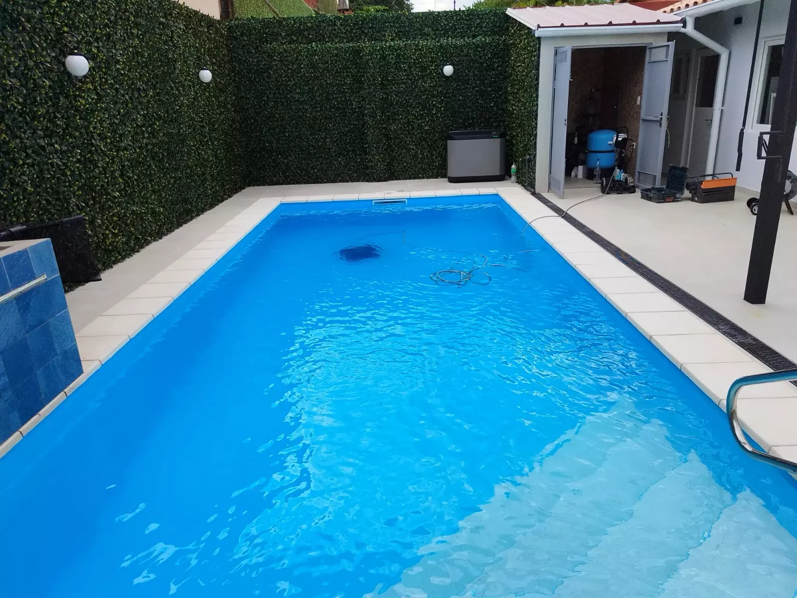 Konstantin Piscinas Paraguay, Schwimmbad, Schwimmbadfolie, Sanierung, Reparatur, Dichtheit, Garantie