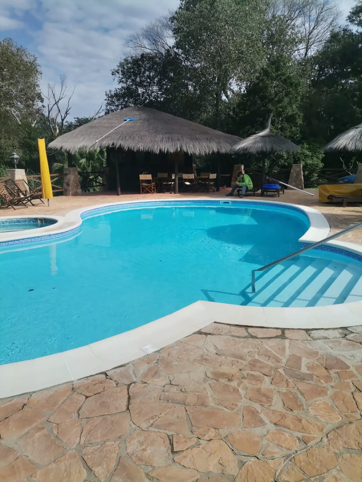 Konstantin Piscinas Paraguay, Schwimmbad, Schwimmbadfolie, Sanierung, Reparatur, Dichtheit, Garantie