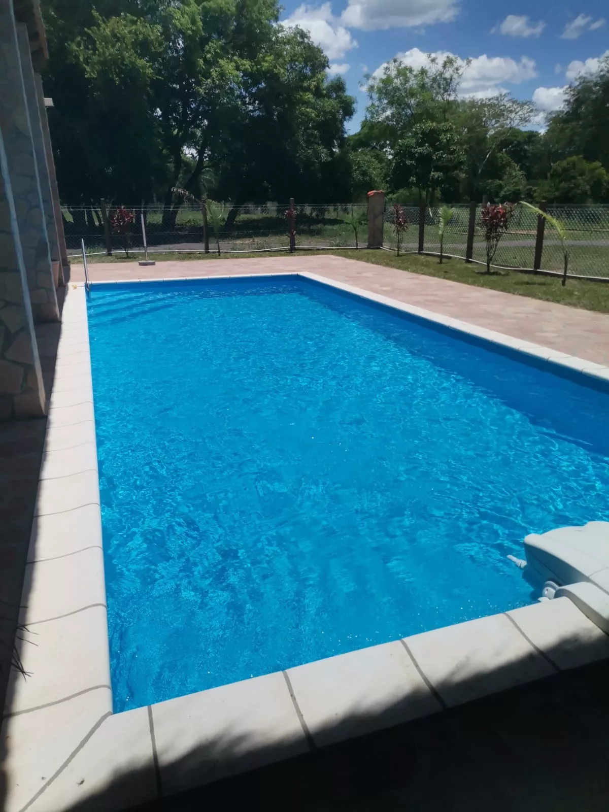 Konstantin Piscinas Paraguay, Schwimmbad, Schwimmbadfolie, Sanierung, Reparatur, Dichtheit, Garantie