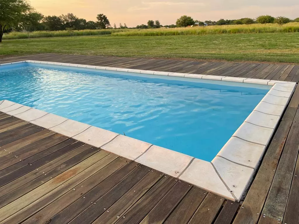 Konstantin Piscinas Paraguay, Schwimmbad, Schwimmbadfolie, Sanierung, Reparatur, Dichtheit, Garantie