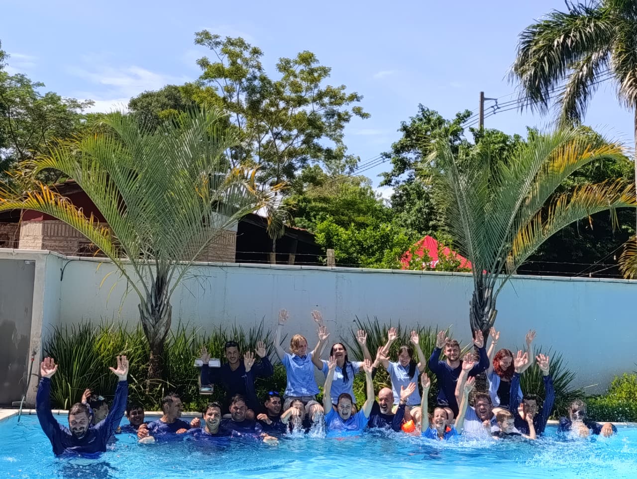 Schulung Konstantin Piscinas, San Bernardino, Bella Vista, Encarnacion, Independencia, Paraguay, Wasserfiltersystem, Poolbauer, Poolkonstruktion, Salzwasser Pool, Folien, Reinigungsmittel, Piscina Paraguay Shop, Salzwasserpool